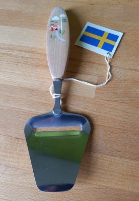 Käsehobel Haus und Flagge.jpg
